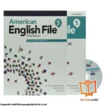 قیمت و خرید کتاب American English File 5 3rd از کتاب لند - تصویر اصلی - تصویر اول - تصویر جلد روی کتاب به همراه کتاب کار و DVD